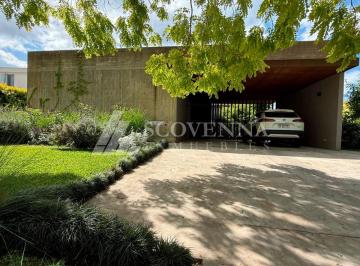 Casa de 5 ambientes, Escobar · Retasada!exclusiva Casa en Venta con Lote Al Agua - Barrio Marinas - Puertos - Escobar