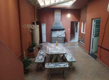 Casa de 6 ambientes, Villa General Mitre · Casa con 5 Habitaciones de 270 m² en Venta en Villa General Mitre