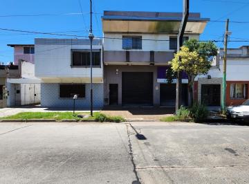 Casa · 8 Ambientes · Casa en Lanús Oeste