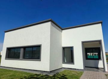 Casa · 157m² · 5 Ambientes · 2 Cocheras · Casa con Escritorio en San Pablo Pilar con Financiacion!
