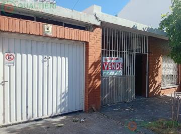 Casa · 90m² · 5 Ambientes · 1 Cochera · Casa en Venta