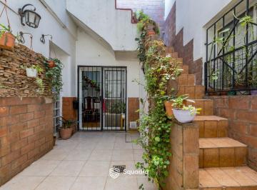 PH · 76m² · 2 Dormitorios · Venta - Casa de Pasillo de Dos Dorm., con Patio. Lourdes, Rosario. Apto Crédito.