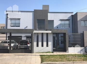 Casa · 223m² · 6 Ambientes · 3 Cocheras · Venta Casa 6 Ambientes Ituzaingo Norte Apto Credito Bancario