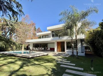 Casa · 252m² · 6 Ambientes · Casa en Venta en El Barranco, Pilar, G. B. a. Zona Norte
