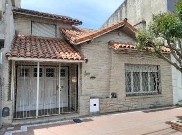 Casa de 4 ambientes, Mar del Plata · Chalet 4 Ambientes a Reciclar Ideal Desarrollo Zona Macrocentro