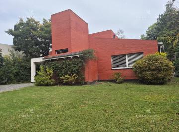 Casa · 278m² · 5 Ambientes · 2 Cocheras · Casa Chalet en Alquiler en Highland Park Cc con Vista Al Golf, Pilar, G. B. a. Zona Norte