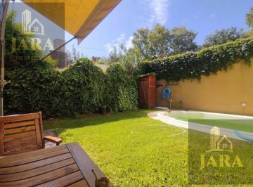 Casa · 240m² · 3 Ambientes · Casa en Venta Don Bosco con Pileta Apta Crédito