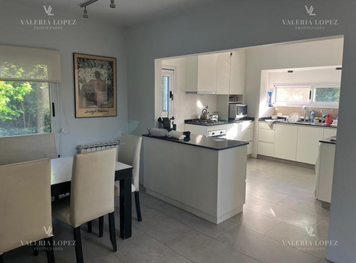 Casa · 156m² · 5 Ambientes · 1 Cochera