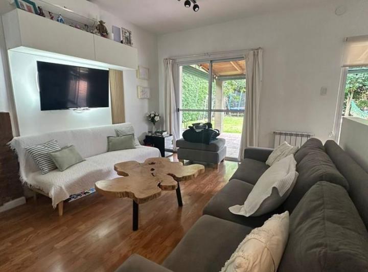 Casa · 170m² · 4 Ambientes · 1 Cochera