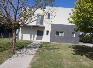 Casa · 170m² · 4 Ambientes · 2 Cocheras · Casa a Estrenar en Venta en El Cantón Golf, El Cantón, Escobar