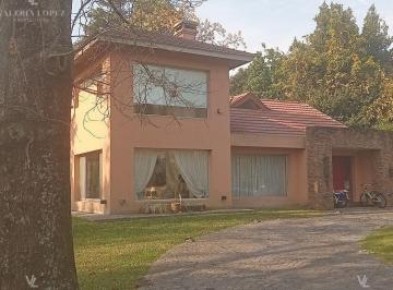 Casa · 330m² · 10 Ambientes · Casa en Venta en Imponente Lote en Highland Park Cc, Pilar, G. B. a. Zona Norte
