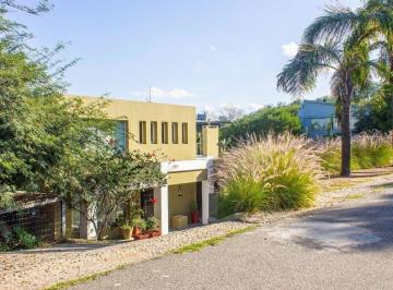 Casa · 360m² · 20 Ambientes · 2 Cocheras · Vendo o Alquilo - 3 Dorm, 4 B, Escritorio. B Q2