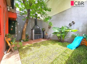 Casa · 74m² · 3 Ambientes · Muy Linda Casa Reciclada de 3 Amb. con Pequeño Jardín y Parrilla