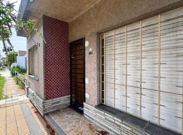 PH de 2 ambientes, Quilmes · Oportunidad PH Al Frente - Excelente Estado