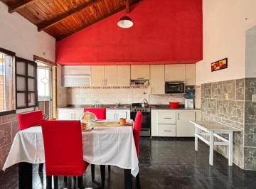 Casa · 110m² · 4 Ambientes · Venta Casa 4 Amb Ezpeleta Oeste
