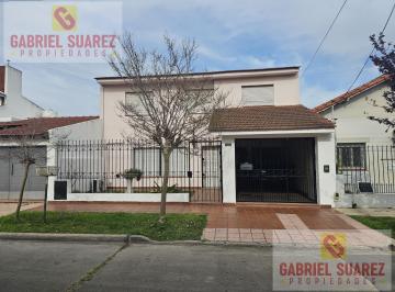 Casa · 210m² · 5 Ambientes · Casa en 2 Plantas con 3 o + Dorm. - Quincho - Terreno - Vende Gabriel Suarez