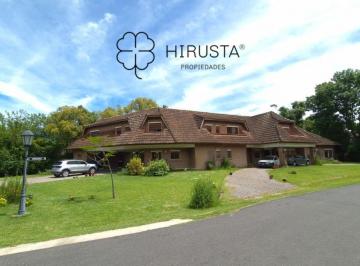Casa de 7 ambientes, Malvinas Argentinas · Casa en Venta Olivos Golf Club + Gran Lote + Pileta + 3 Dorm. + Playroom