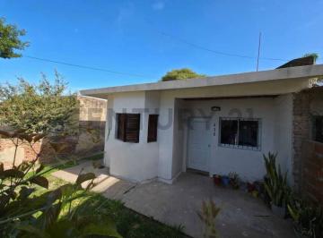 Casa · 152m² · 5 Ambientes · 1 Cochera · Retasada! en Venta - Casa 2 Domitorios - Carcaraña - 390 m²