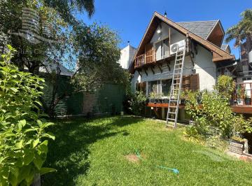 Casa · 110m² · 3 Ambientes · 2 Cocheras · Casa en Venta en Villa Martelli Barrio Parque con Gran Jardin
