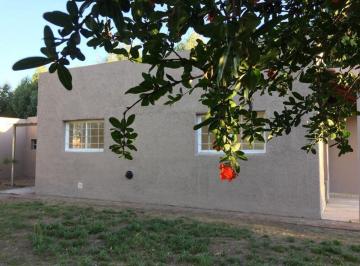 Casa de 3 ambientes, Coronel Suárez · Casa de 560 m² con 2 Dorm. en Venta en Coronel Suárez