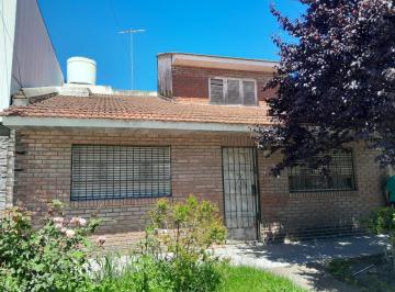 Casa de 4 ambientes, Mar del Plata · Chalet 4 Ambientes, con Local y Sala de Elaboración. Las Américas