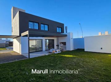 Casa · 120m² · 5 Ambientes · 1 Cochera · Casa en Venta 3 Dorm. Rincones de Manantiales