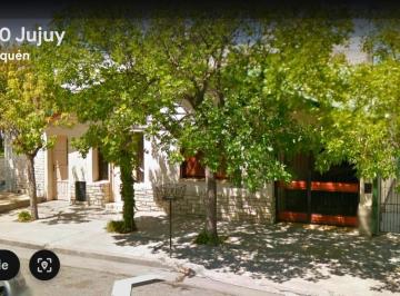 Casa · 226m² · 5 Ambientes · 1 Cochera · Venta Casa. Jujuy 555, Neuquén Capital.