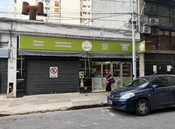 Local comercial · 120m² · 1 Cochera · Local a m de La Avda. Mitre