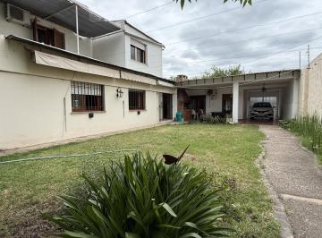 Casa · 365m² · 6 Ambientes · 2 Cocheras · Venta Casa 5 Dorm. Departamento de 1 Habitación y Pileta Villa Belgrano