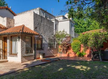 Casa · 181m² · 5 Ambientes · 2 Cocheras · Casa en Banfield