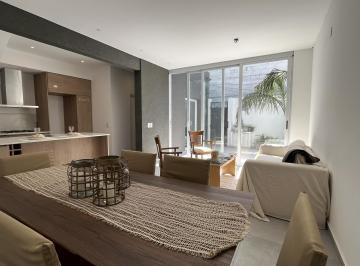 Casa · 95m² · 5 Ambientes · Venta Casa de Pasillo en Centro a Estrenar 3 Dorm. Patio y Terraza Proximo a Oroño