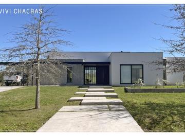 Casa · 237m² · 4 Ambientes · 1 Cochera · Casa 4 Ambientes en Venta en Chacras de La Reserva, Los Cardales