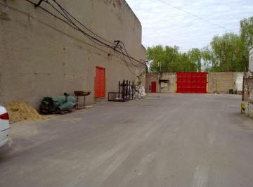 Depósito en Alquiler  Sarandi · Galpon 975 m²