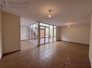 Casa · 137m² · 5 Ambientes · 1 Cochera · Duplex/3 Hab/patio/terraza