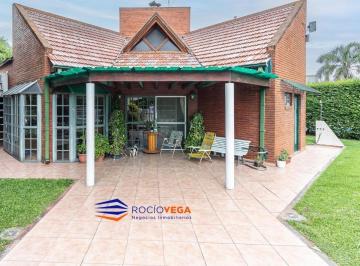 Casa · 180m² · 4 Ambientes · 3 Cocheras · Casa Vena en Country Banco de La Provincia