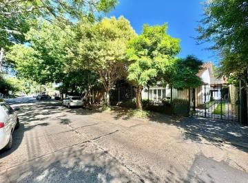 Casa · 342m² · 5 Ambientes · Carlos Casares y Av Libertador - Casa con Jardin - Ubicacion Inmejorable a Refaccionar - Venta
