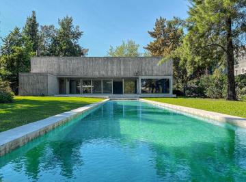 Casa · 340m² · 6 Ambientes · 4 Cocheras · Casa de Diseño con 3 Dorm. y Terreno de 1.500 m² en El Country Aldea Lago