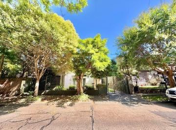 Terreno · 342m² · Carlos Casares y Av Libertador - Casa con Jardin - Ubicacion Inmejorable a Refaccionar - Venta