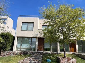 Casa de 4 ambientes, Ciudad de Mendoza · Dúplex 3 Dorm. en Venta Dalvian