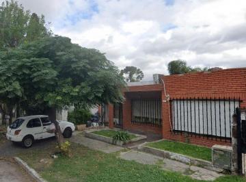 Casa de 4 ambientes, Ituzaingó · Casa a Reciclar. Fondo Libre.