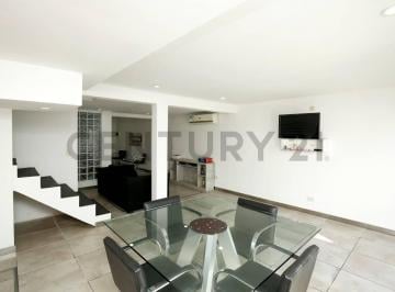 PH · 145m² · 4 Ambientes · 1 Cochera · PH Al Frente en Venta en La Plata