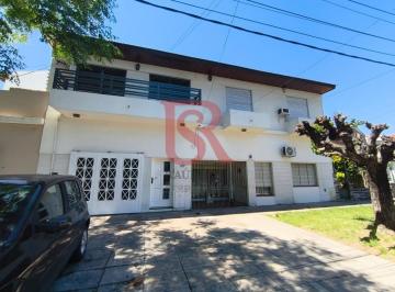 PH · 85m² · 5 Ambientes · 1 Cochera · Lp - Venta! Hermoso PH en 1er Piso de 4 Ambientes con Espcio Tipo Loft, Quincho y Parrilla en Quilme