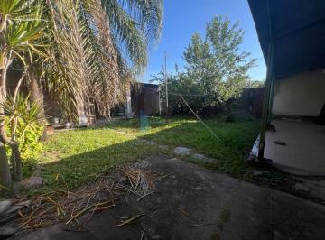 Casa · 100m² · 5 Ambientes · 2 Cocheras · Retasado: Casa con Quincho y Fondo en Lomas de Tafi (Apta Escritura)