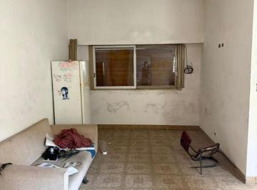 Departamento · 63m² · 2 Ambientes · Venta PH a Refaccionar en Villa Urquiza