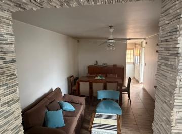 Casa · 137m² · 6 Ambientes · 2 Cocheras · Casa en Venta - Sexta Sección - Calle Ferroviarios Argentinos