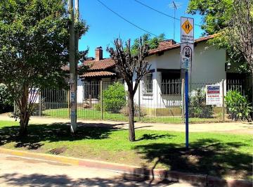 Casa de 4 ambientes, Moreno · Casa con 495 m² y 3 Dorm. en Venta en Francisco Alvarez