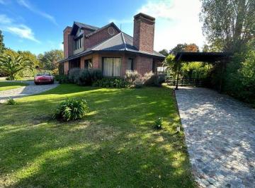 Casa de 5 ambientes, Mar del Plata · Casa de Estilo en Rumenco, Barrio Los Pinos