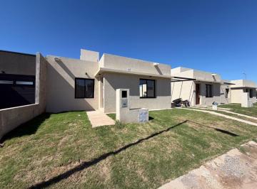 Casa · 71m² · 3 Ambientes · 1 Cochera · Duplex en Venta en Docta Av. 2 Dorm.