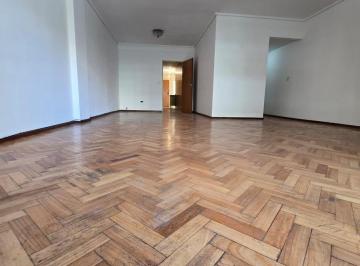 Departamento · 135m² · 4 Ambientes · 1 Cochera · Semipiso de 4 Amb C/cochera Fija y Baulera