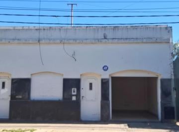 Casa · 210m² · 5 Ambientes · 1 Cochera · Reconquista 900, Amplia Propiedad de 3 Dorm..